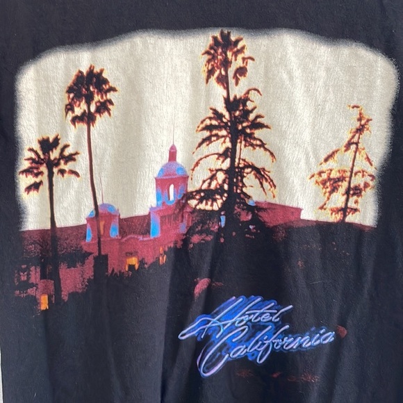 VINTAGE Eagles Hotel California Black Tee - Picture 3 of 5